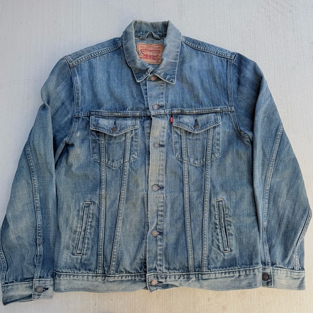 Levi’s Men’s Denim Trucker Type |||Jacket Size XL Stone Wash Red Tab Jean Jacket